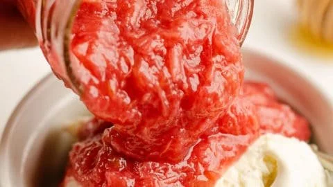Easy Rhubarb Honey Sauce