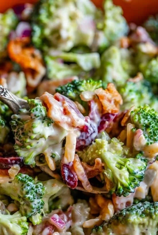 Easy broccoli salad recipe with vibrant ingredients and dressing.
