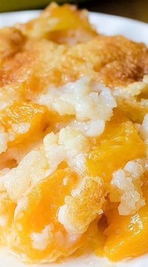 Super Easy Peach Cobbler