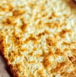 High-protein cottage cheese flatbread, gluten-free, keto, and low-carb option